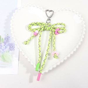 Lindo llavero de corazón de punto estilo Y2K de dibujos animados, colgante de cuerda hecho a mano para teléfono, regalo con estilo - Product Image 4