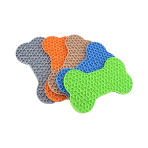 Mangkuk silikon portabel pemberi makan lambat, mangkuk anjing dengan bentuk tulang tidak licin untuk latihan hewan peliharaan mudah dibawa & pengumpan - Product Image 2