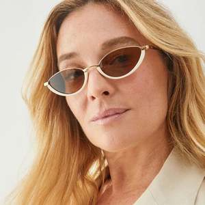 Lunettes de soleil œil de chat ovales vintage de luxe 2025 personnalisables avec logo, protection UV400, monture métallique demi-cerclée pour femme - Product Image 4