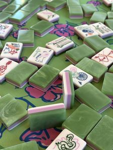 Tuiles de Mahjong Américaines Vertes Nacrées en Jade Personnalisées de Luxe – Coffret Cadeau Haut de Gamme en Cristal pour <span class=keywords><strong>Jeux</strong></span> d'Échecs et de Cartes - Product Image 4