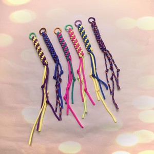 Llaveros de nailon trenzado con anillas de resorte, llaveros de paracord coloridos para actividades promocionales, accesorios duraderos hechos a mano - Product Image 2