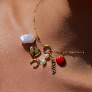 Elegante Collar de Cadena Dorada con Dijes de Perlas en Forma de Corazón y Colgante de Mamá para Uso Diario - Product Image 3