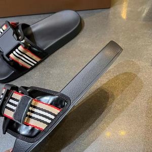 Sandalias Deportivas Estilo 2026 - Elegantes y Lujosas Chanclas de Playa para Hombre y Mujer con Suelas de Goma de Alta Calidad y Amortiguación de Cuero - Product Image 2