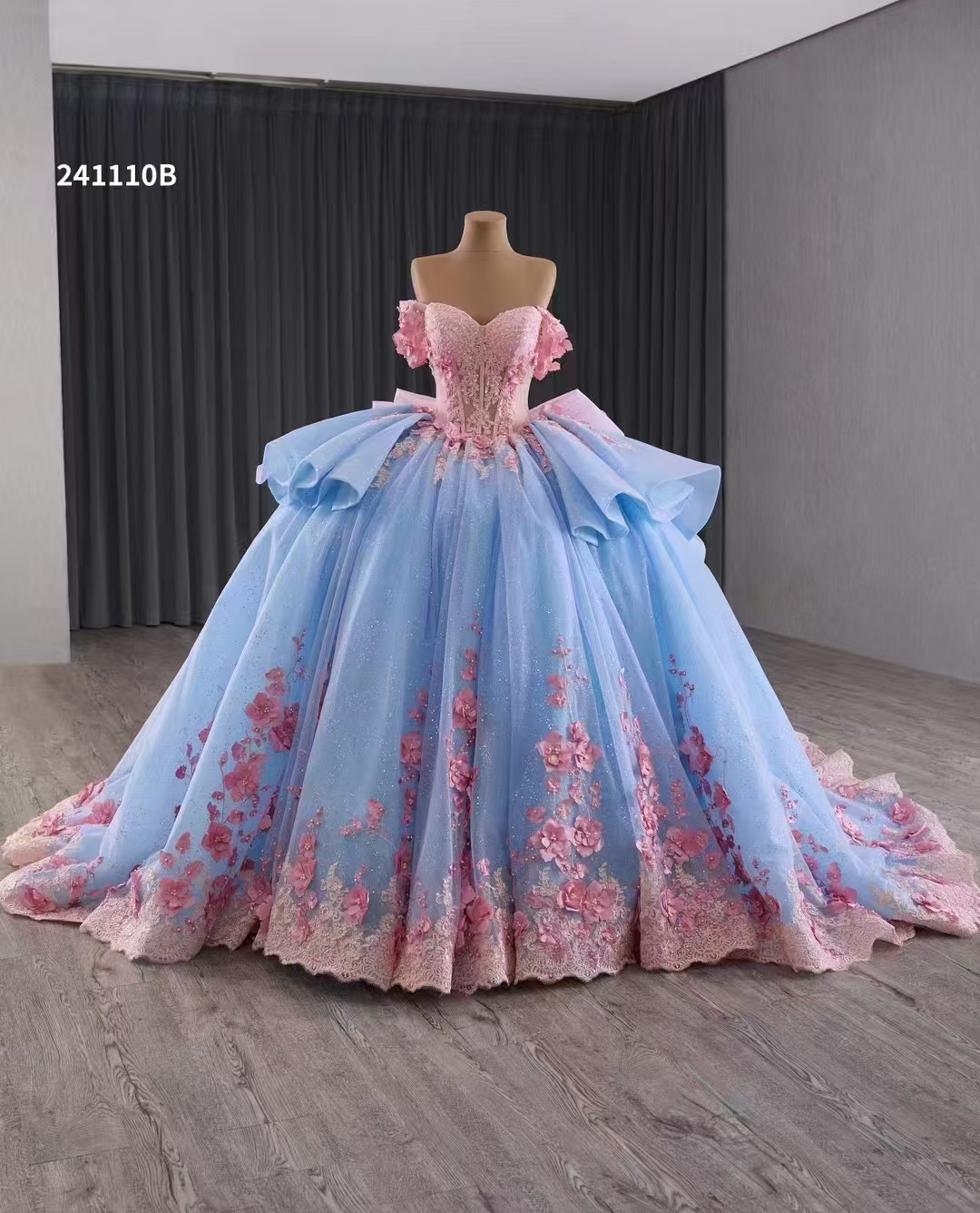 elegant pretty dresses Sexy Plus Size Evening Dresses | Mermaid V neck with Lace Sleeves main image 1
