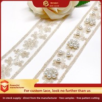 LEIXUSI 2,8 cm Bordure en dentelle florale dorée avec perles, faite à la main pour robes, coiffes et accessoires de lingerie