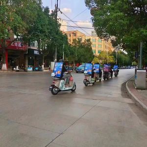 2025 thiết kế độc quyền ngoài trời có thể sạc lại LED Backlit hộp Đèn khung nghệ thuật Áp phích Ba Lô Xách Tay hộp đèn led biển quảng cáo - Product Image 3