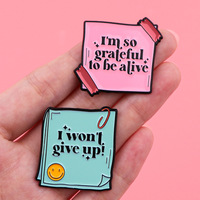 Offre Spéciale personnalisé dessin animé épinglettes nouvel émail motivationnel lettre métal artisanat Badges pour sac décorer des rappels de notes autocollantes
