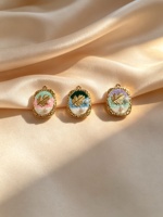 Pendentif ovale en émail coloré YWXS plaqué or avec bord martelé et détails de perles, breloque feuille en émail, collier vintage en métal à faire soi-même