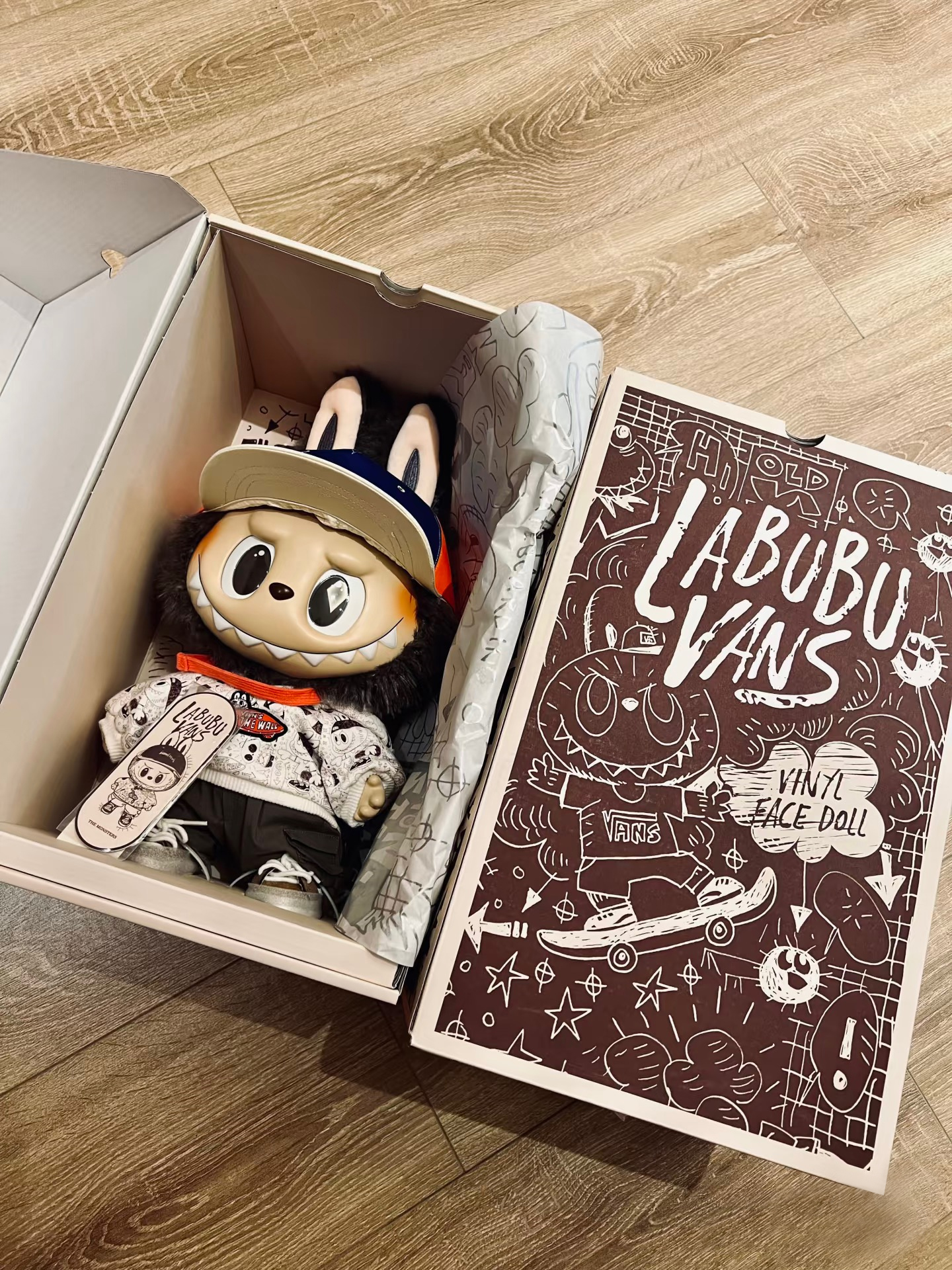 本格的なポップマートLabubu Vansコラボレーション限定版靴服と