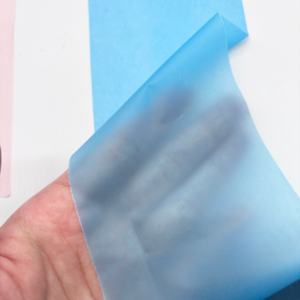 Película de Polietileno para la Parte Posterior de Toallas Sanitarias, Película de Color, Rollo Jumbo - Product Image 3