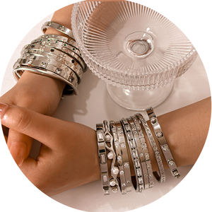 Vente en Gros INS Vent Acier Couleur <span class=keywords><strong>Hexagramme</strong></span> Étoile Amour Boucle Bracelet Acier Inoxydable Incrusté Zircon Bracelet Femmes - Product Image 3