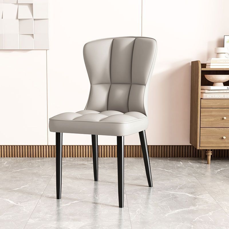 Gris clair avec pieds noirs [Chaise de salle à manger rembourrée]
