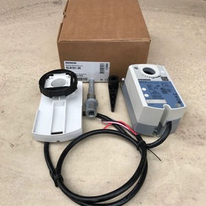 GLB161.9E แอคชูเอเตอร์, มอเตอร์ไฟฟ้าแบบหมุนสำหรับบอลวาล์ว, 10 นิวตันเมตร, 24V, 0-10V, IP54 - Product Image 3