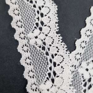 Encaje Elástico Floral Ligero de 3.3cm, Tela de Nailon y Spandex con Borde Festoneado, para Lencería y Ropa Interior - Product Image 3