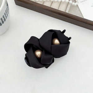 2026 Nuevo Diseño de Nicho Popular Serie Oscura Lazo para el Cabello con Forma de Rosa de Perlas Accesorio para el Cabello de Mujer Tocado de Moda Venta al por Mayor - Product Image 3