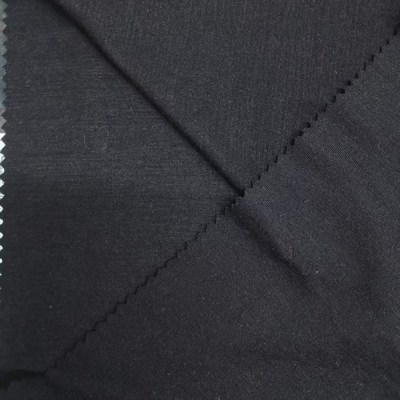 57%Merino Wool 38%Tencel 5%Spandex Moisture-Absorbent Breathable Wrinkle Resistant Stretch