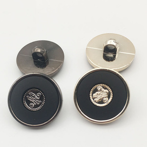 Bán Sỉ Nút Nhựa Cho Nam Mới Nút Thân Kim Loại Bằng Nhựa <span class=keywords><strong>ABS</strong></span> Thời Trang Thường Ngày Nút Áo UV Mặt Bên Màu Vàng Niken - Product Image 1