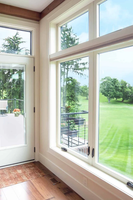 Fenêtre à battant moderne anti-ouragan en verre trempé double, taille standard, avec cadre en PVC blanc pour villa et cuisine