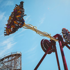Manèges à sensations fortes de haute qualité pour parcs d'attractions, jeux de plein air attrayants pour adultes, grand frisbee à bascule amusant à vendre - Product Image 2