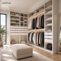 Armoire sur mesure blanche avec dressing intégré, placard mural complet avec tiroirs, étagères ouvertes, bande LED lumineuse, armoire de rangement pour dressing