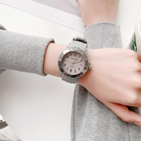 Montre Enfant Mignonne 2026 pour Garçons et Filles, Montre à Quartz Parfaite pour l'École Primaire, Montre à Quartz en Silicone Colorée pour Sports de Plein Air, Couleurs Bonbon