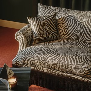 Divano di Lusso in Tessuto Stampa Zebra con Cuscini in Spugna, Moderno Divano a Tre Posti Imbottito con Stampa Animale, <span class=keywords><strong>Arredamento</strong></span> di Tendenza per Soggiorno - Product Image 5