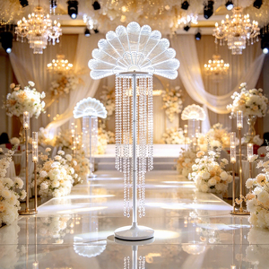 Lampe de sol LED en fer forgé et organza avec pampilles en cristal en forme de paon pour allée de mariage et décoration de mariage - Product Image 1