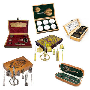 Kit d'outils de couture portables : Découseurs, ciseaux de broderie et boîte de couture rétro avec étui à lunettes - Product Image 1