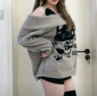 Sweater Off-Shoulder Motif Kucing Kartun Lucu |   Pullover Rajut Lembut Berbulu dengan Grafis Hitam |   Atasan Musim Dingin Y2K Trendi untuk Wanita
