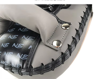 Cible de frappe en cuir respirant et durable BN Boxing pour entraînement professionnel, couleur or foncé/gris foncé, pour Muay Thai
