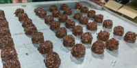 Ligne de production de machines à déposer des grappes de noix enrobées de chocolat YUCHO EuropeTechnology pour usage en boulangerie