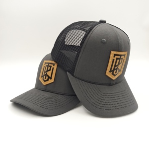 Gorra Trucker Richardson 112 al por mayor con parche de cuero personalizado, bajo MOQ, logotipo grabado a láser, estructurada, de 6 paneles, de malla, con cierre a presión - Product Image 2