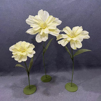Décorations de scène de mariage Vitrine Fleurs artificielles géantes avec support et bases