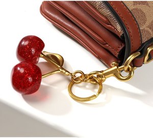 Pendentif porte-clés cerise QY, breloque cerise dorée, pendentif feuille rouge scintillante, accessoire cadeau pour sac - Product Image 2