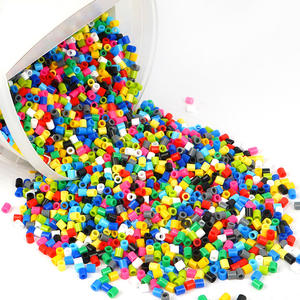 Cuentas de fusibles Artkal al por mayor, cuentas de ortografía DIY, paquete de 36 colores, conjunto de juguetes de fabricación de joyas de plástico, caja de celosía para niños, venta al por mayor - Product Image 6