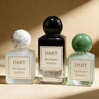 Flacons de parfum en verre de luxe personnalisés uniques et modernes 30ml 50ml 100ml Gravure mate Bouchon doré Pulvérisateur Emballage en carton