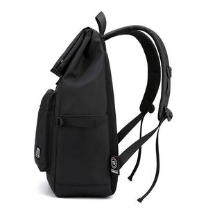 Mochila de lona negra estilo preppy, suave, informal, deportiva, impermeable, con cierre enrollable y logotipo impreso, muestra gratuita. - Product Image 5