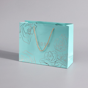 Túi Giấy Màu Đen Sang Trọng Tùy Chỉnh In <span class=keywords><strong>Logo</strong></span> Đồ Trang Sức Bao Bì Kraft Túi Giấy Mua Sắm Tuyệt Vời CMYK Coated <span class=keywords><strong>Paper</strong></span> 250gsm - Product Image 5