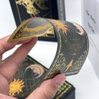 Impression personnalisée de haute qualité en gros, bords dorés, papier noir or, cartes d'affirmation du jeu de Tarot Oracle avec manuel d'instruction
