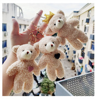 Nouveau porte-clés en peluche petit ours bouclé, styles assortis (nœud, couronne, cœur), poupée en peluche, cadeau pour mariage, fête, maternelle