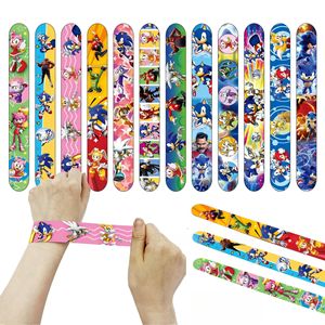 La plupart des gens choisissent un bracelet à rabat à la mode pour Noël - Product Image 3