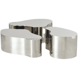 โต๊ะกาแฟสแตนเลสสีเงินสไตล์อิตาเลียนหรูหราสำหรับห้องนั่งเล่น โต๊ะรูปทรงแปลกตา โต๊ะน้ำชาโลหะผสม - Product Image 1