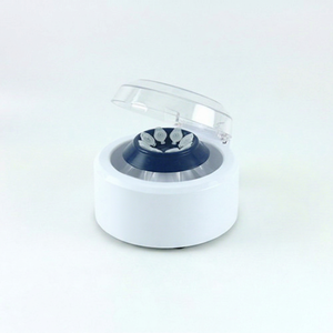 Mini centrifugeuse de laboratoire 0,2 ml à 2,0 ml 6000 tr/min RCF 2000xg blanche avec couvercle transparent - Product Image 1