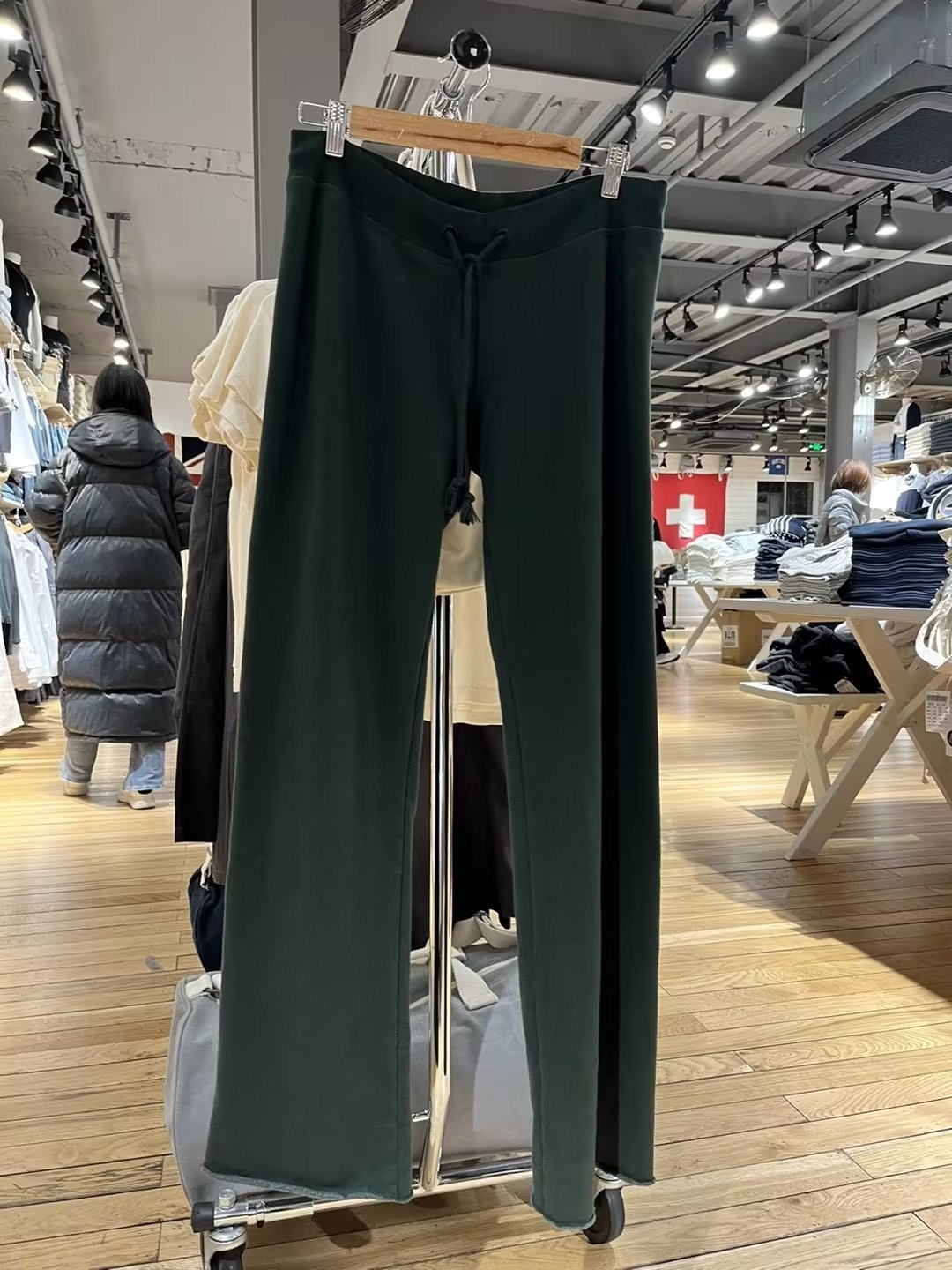 dark green