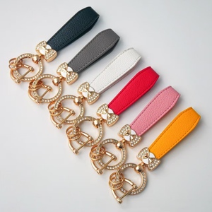 Porte-clés nœud papillon imitation luxe léger pour filles, ornement exquis pour clés de <span class=keywords><strong>voiture</strong></span>/tram, pendentif métallique, chaîne en cuir - Product Image 4
