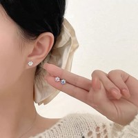 Nouvelles boucles d'oreilles en cuivre et zircon en forme de patte de chat, fraîches, douces, délicates, style coréen, pour femmes, à porter au quotidien.