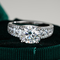 Bague de fiançailles personnalisée de luxe en moissanite 3 carats VVS1 couleur D taille brillant, monture à griffes en argent S925 de haute qualité, certifiée GRA pour femme
