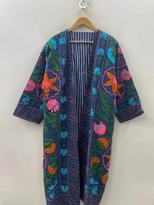 เสื้อแจ็คเก็ตผ้ากำมะหยี่ปักลายดอกไม้สไตล์ซูซานี ทำมือ เสื้อโค้ทยาวสำหรับฤดูหนาว สไตล์โบโฮ สำหรับผู้หญิง - Product Image 1