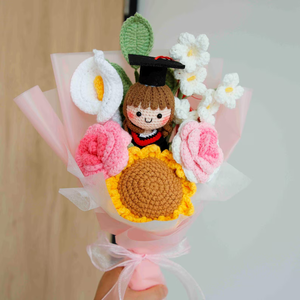 CLTF Ramo de Flores Tejidas a Crochet Más Vendido para la Temporada de Graduación, Flores Hechas a Mano con Muñeca Doctoral de Graduación, Regalo para Mejores Amigas - Product Image 5
