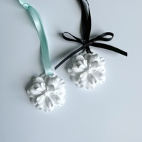 Pendentif en céramique poreuse avec logo personnalisé Cadeau essentiel parfumé Diffuseur de pierre céramique à air unique Diffuseur de pierre aromatique